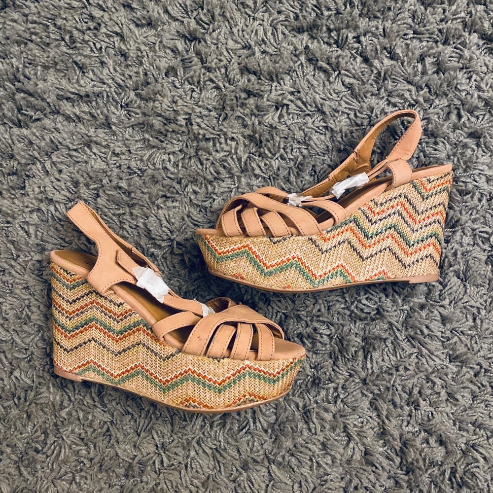 nude wedges